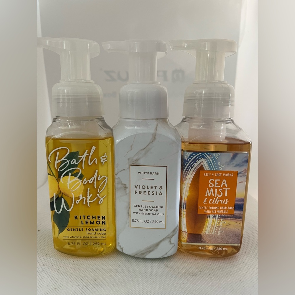 New Set of 3 Foaming Hand Soap From Bath & Body Works plus a free gift